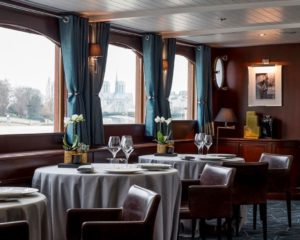 yachts de paris dinner cruise 